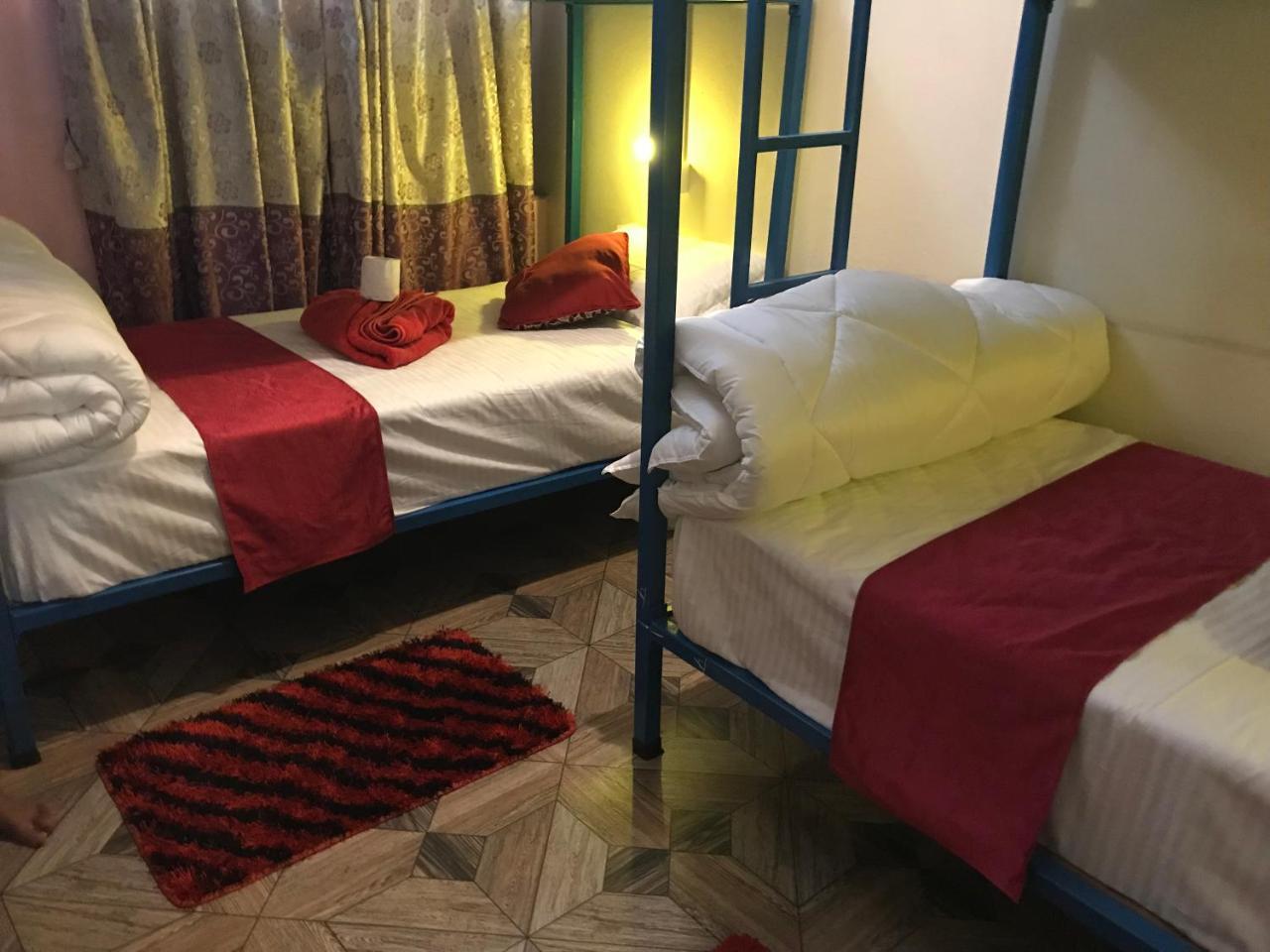 Aroma Tourist Hostel Покхара Экстерьер фото