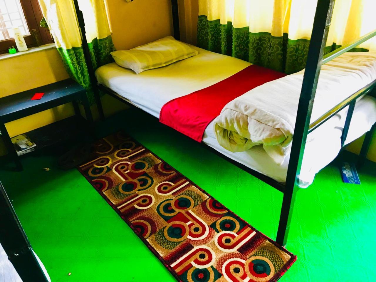 Aroma Tourist Hostel Покхара Экстерьер фото
