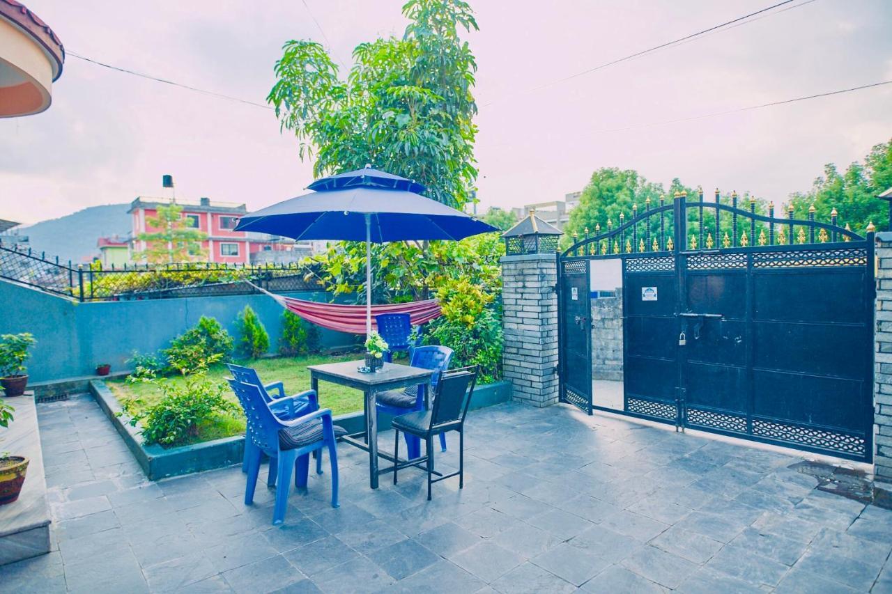 Aroma Tourist Hostel Покхара Экстерьер фото