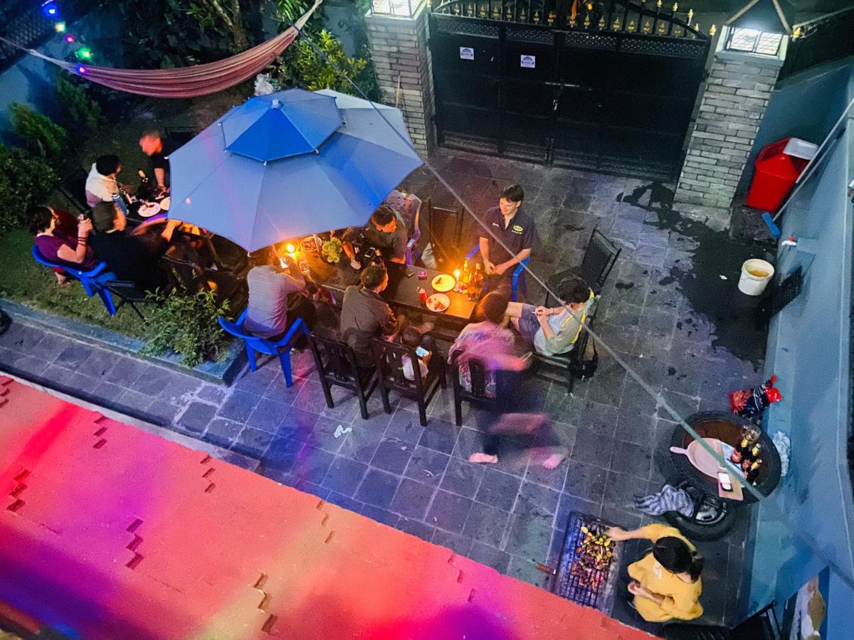 Aroma Tourist Hostel Покхара Экстерьер фото